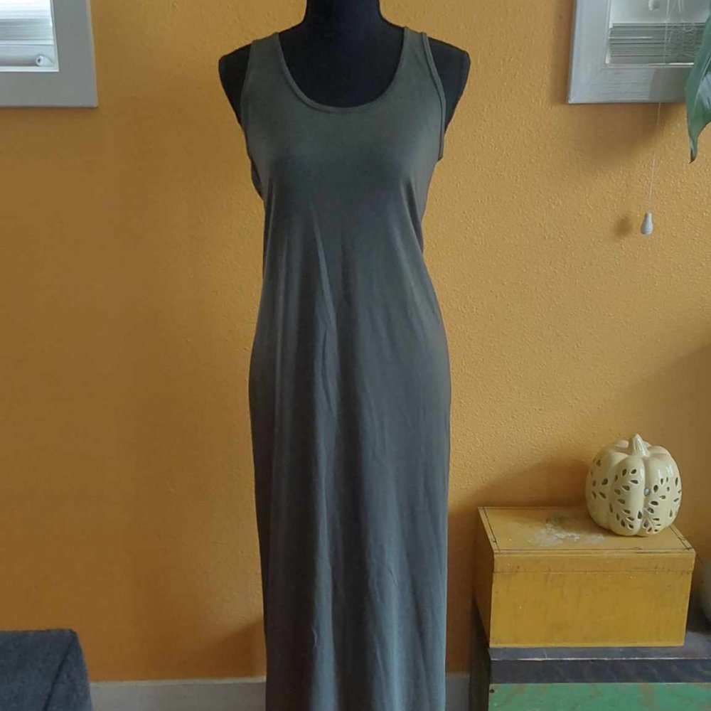 Sleeveless maxi dress